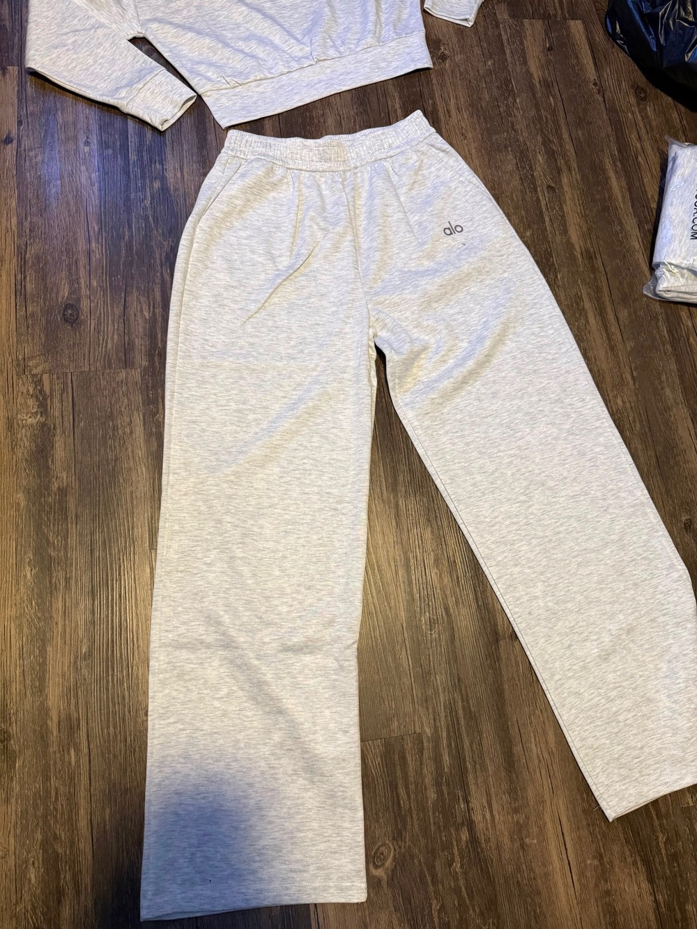 ALO Yoga Kids Heather Light Gray Sweatpants